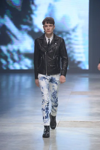 Look 9